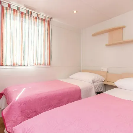 Two-bedroom Holiday In Drage